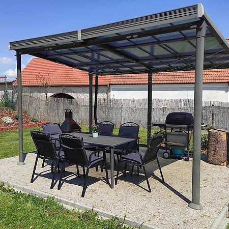 Apartman Pod Sribrnou Horou Lhenice Exterior foto